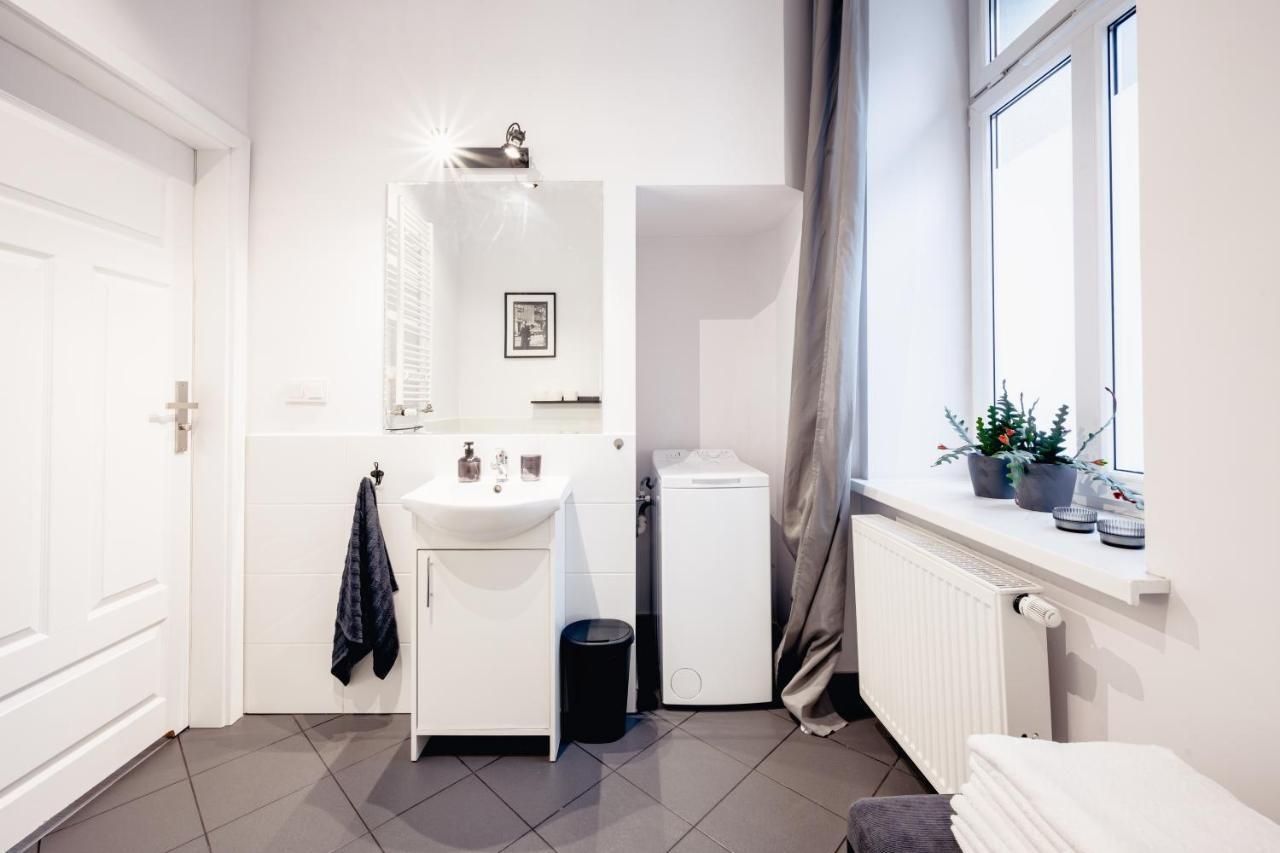 Pamiatkowa 11, 2 Rooms, Self Check In 24h